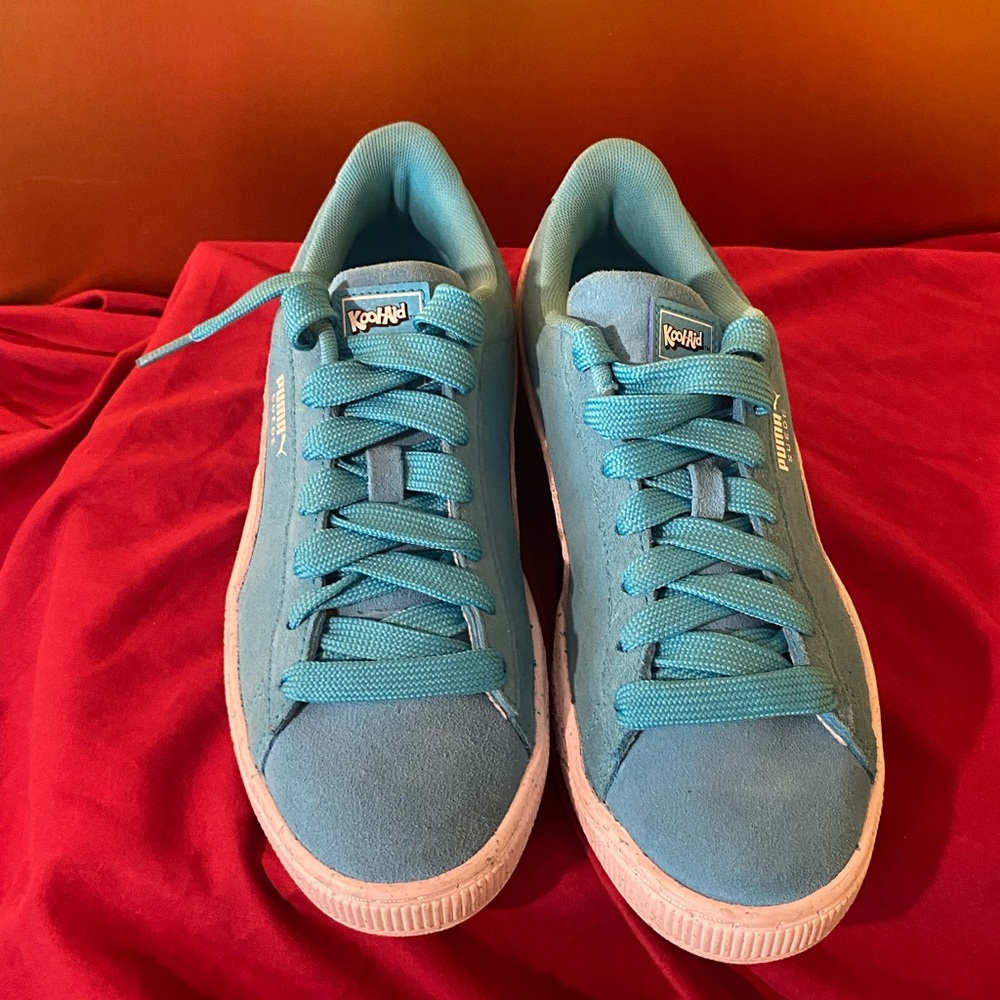 New Puma  suede Sneakers - Aqua and White 6.5 youth - Picture 5 of 5